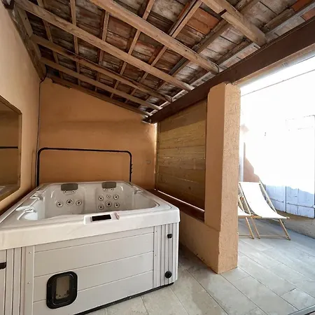 Patio, Jacuzzi Professionnel, Table De Massage, Climatise, Le Cocon De Pedro Carcassonne