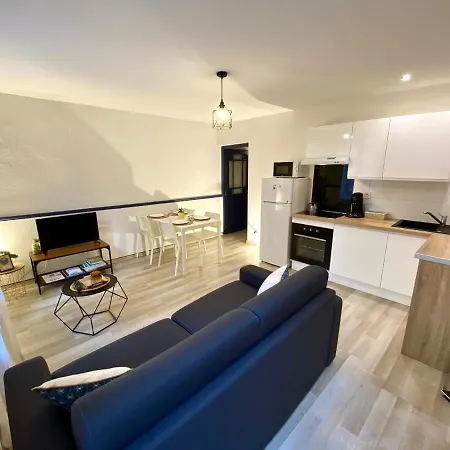 Patio, Jacuzzi Professionnel, Table De Massage, Climatise, Le Cocon De Pedro